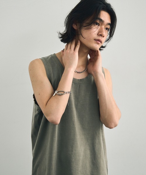 Shoowtime(ショウタイム)の「Pigment dyed oversized tank top / ピグメントダイオーバーサイズタンクトップ(タンクトップ・メンズ・ブラウン系/グレー系/ライトグレー系/ライトグリーン系・X-LARGE/MEDIUM/LARGE)」の4枚目の写真