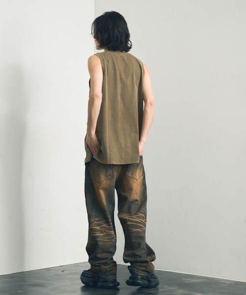 Shoowtime(ショウタイム)の「Pigment dyed oversized tank top / ピグメントダイオーバーサイズタンクトップ(タンクトップ・メンズ・ブラウン系/グレー系/ライトグレー系/ライトグリーン系・X-LARGE/MEDIUM/LARGE)」の17枚目の写真