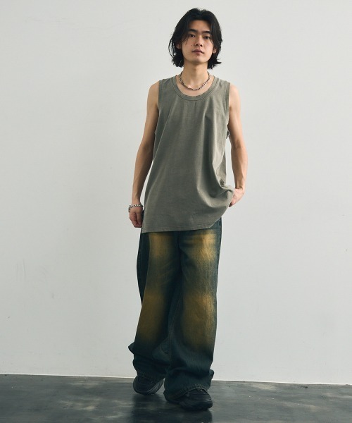 Shoowtime(ショウタイム)の「Pigment dyed oversized tank top / ピグメントダイオーバーサイズタンクトップ(タンクトップ・メンズ・ブラウン系/グレー系/ライトグレー系/ライトグリーン系・X-LARGE/MEDIUM/LARGE)」の10枚目の写真