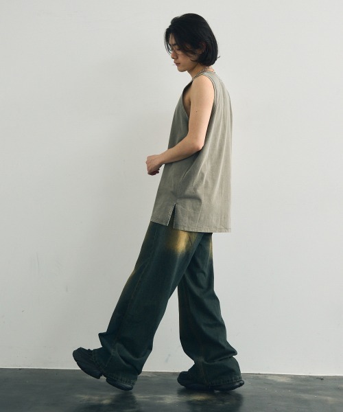 Shoowtime(ショウタイム)の「Pigment dyed oversized tank top / ピグメントダイオーバーサイズタンクトップ(タンクトップ・メンズ・ブラウン系/グレー系/ライトグレー系/ライトグリーン系・X-LARGE/MEDIUM/LARGE)」の6枚目の写真