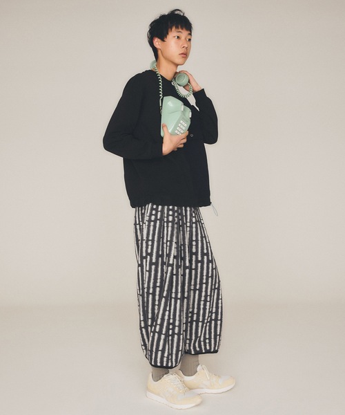 sneeuw(スニュウ)の「エンベローププルオーバー(Tシャツ/カットソー・レディース・ブラック/ベージュ・1/3)」の5枚目の写真