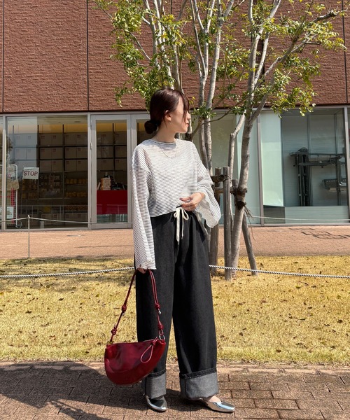 ISOOK(アイスー)の「【ISOOK / アイスー】リラックスワイドデニム / イージーパンツ ビックシルエット カーブ バレル ウエストゴム ウエストギャザー ハイウエスト ドロスト 総ゴム インディゴブルー ライトブルー ブラック 黒 ZOZOTOWN限定(デニムパンツ・レディース・ブラック/ライトブルー/ブルー・FREE)」の21枚目の写真