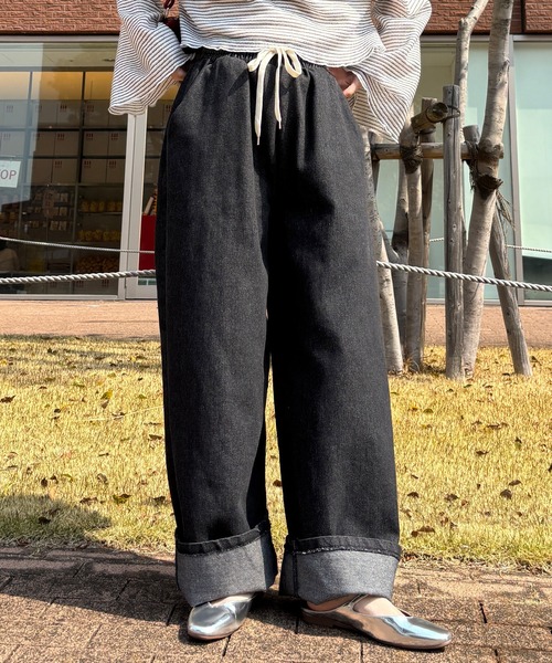 ISOOK（アイスー）の「【ISOOK / アイスー】リラックスワイドデニム / イージーパンツ ビックシルエット カーブ バレル ウエストゴム ウエストギャザー ハイウエスト ドロスト 総ゴム インディゴブルー ライトブルー ブラック 黒 ZOZOTOWN限定（デニムパンツ・レディース・ブラック/ライトブルー/ブルー・FREE）」の20枚目の写真