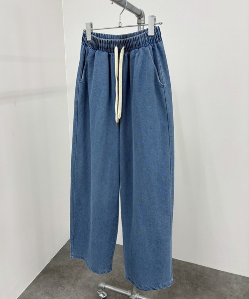 ISOOK（アイスー）の「【ISOOK / アイスー】リラックスワイドデニム / イージーパンツ ビックシルエット カーブ バレル ウエストゴム ウエストギャザー ハイウエスト ドロスト 総ゴム インディゴブルー ライトブルー ブラック 黒 ZOZOTOWN限定（デニムパンツ・レディース・ブラック/ライトブルー/ブルー・FREE）」の13枚目の写真