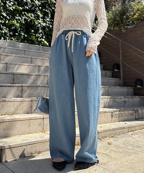 ISOOK（アイスー）の「【ISOOK / アイスー】リラックスワイドデニム / イージーパンツ ビックシルエット カーブ バレル ウエストゴム ウエストギャザー ハイウエスト ドロスト 総ゴム インディゴブルー ライトブルー ブラック 黒 ZOZOTOWN限定（デニムパンツ・レディース・ブラック/ライトブルー/ブルー・FREE）」の17枚目の写真