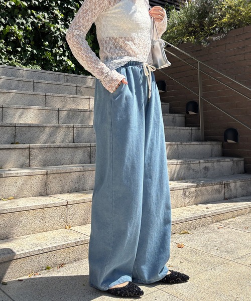 ISOOK（アイスー）の「【ISOOK / アイスー】リラックスワイドデニム / イージーパンツ ビックシルエット カーブ バレル ウエストゴム ウエストギャザー ハイウエスト ドロスト 総ゴム インディゴブルー ライトブルー ブラック 黒 ZOZOTOWN限定（デニムパンツ・レディース・ブラック/ライトブルー/ブルー・FREE）」の18枚目の写真