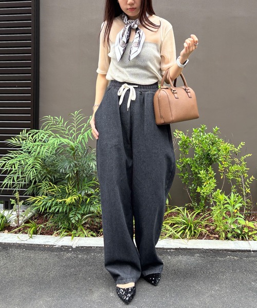 ISOOK（アイスー）の「【ISOOK / アイスー】リラックスワイドデニム / イージーパンツ ビックシルエット カーブ バレル ウエストゴム ウエストギャザー ハイウエスト ドロスト 総ゴム インディゴブルー ライトブルー ブラック 黒 ZOZOTOWN限定（デニムパンツ・レディース・ブラック/ライトブルー/ブルー・FREE）」の5枚目の写真