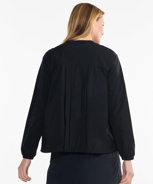 AIGLE（エーグル）の「撥水 UVカット ワンポイントロゴ刺繍 ノーカラージャケット（ノーカラージャケット・レディース・オフホワイト/ブラック/モスグリーン・36/34/40/38）」の5枚目の写真