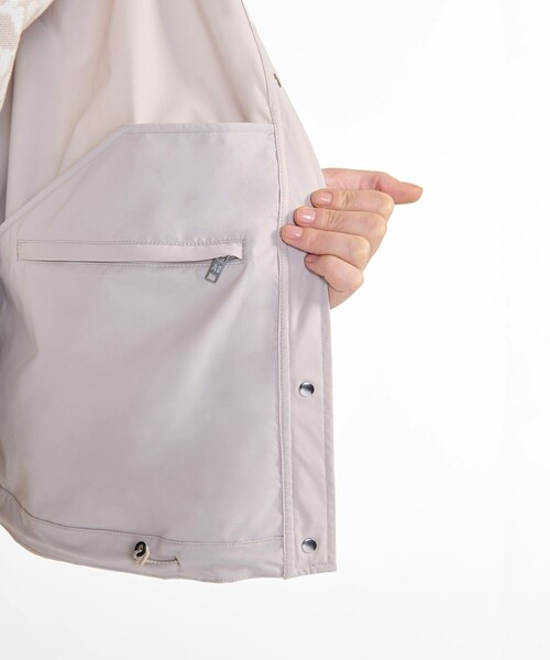 AIGLE（エーグル）の「撥水 UVカット ワンポイントロゴ刺繍 ノーカラージャケット（ノーカラージャケット・レディース・オフホワイト/ブラック/モスグリーン・36/34/40/38）」の19枚目の写真