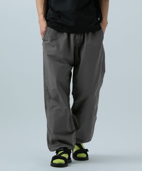 BAYFLOW（ベイフロー）の「【BUDDIES Dept.】コットンナイロンパラシュートパンツ（その他パンツ・メンズ・カーキ/ブラック/ベージュ・MEDIUM/LARGE）」の2枚目の写真