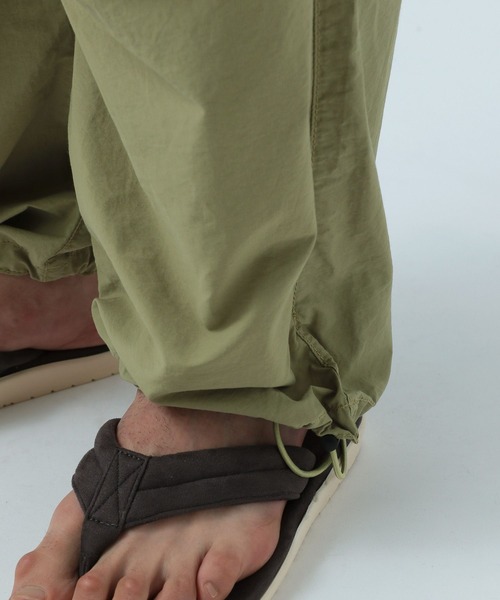BAYFLOW（ベイフロー）の「【BUDDIES Dept.】コットンナイロンパラシュートパンツ（その他パンツ・メンズ・カーキ/ブラック/ベージュ・MEDIUM/LARGE）」の17枚目の写真