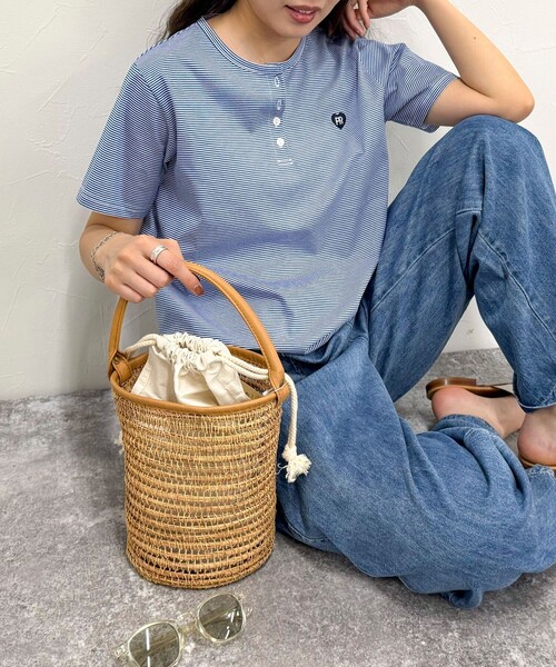 fredy emue(フレディエミュ)の「【TARANGO/タランゴ】パーム筒カゴバッグ(かごバッグ・レディース・ベージュ/ブラック・FREE)」の3枚目の写真