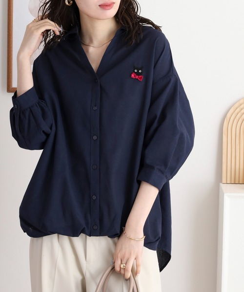 Quelle Chance（ケルシャンス）の「キャットリボン刺繍タックシャツ（シャツ/ブラウス・レディース・ネイビー/オフホワイト/ストライプ/ブルー系その他・M/L）」の3枚目の写真