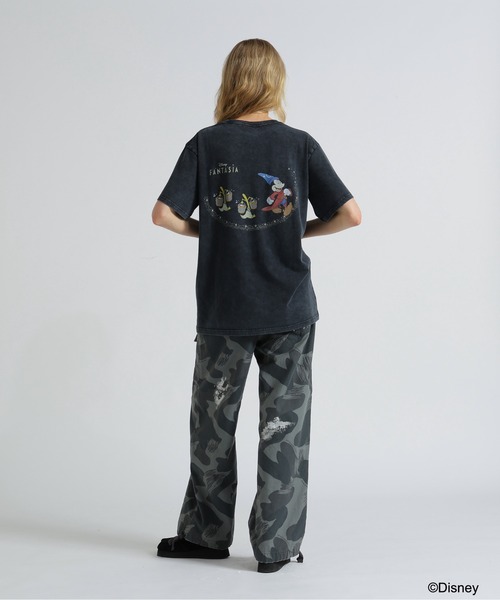 Disney（ディズニー）の「《Disney Collection》FANTASIA / MICKEY MOUSE / BROOM T-SHIRT / AVIREXWOMAN（Tシャツ/カットソー・レディース・チャコール/オフホワイト・FREE）」の17枚目の写真