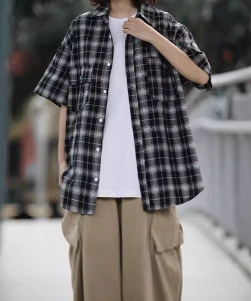 lilful(リルフル)の「Y2Kチェック柄ビッグシャツ ユニセックス(シャツ/ブラウス・レディース・ホワイト/ブラウン/ブラック・L/M)」の15枚目の写真