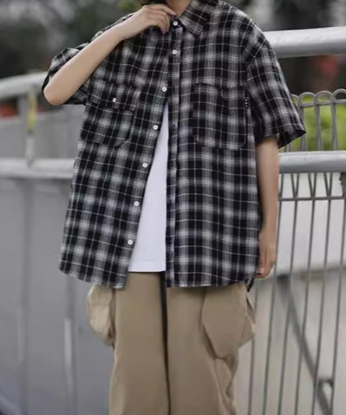 lilful(リルフル)の「Y2Kチェック柄ビッグシャツ ユニセックス(シャツ/ブラウス・レディース・ホワイト/ブラウン/ブラック・L/M)」の17枚目の写真