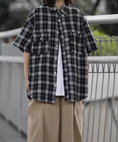 lilful(リルフル)の「Y2Kチェック柄ビッグシャツ ユニセックス(シャツ/ブラウス・レディース・ホワイト/ブラウン/ブラック・L/M)」の18枚目の写真