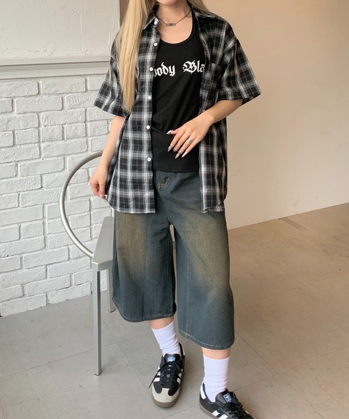 lilful(リルフル)の「Y2Kチェック柄ビッグシャツ ユニセックス(シャツ/ブラウス・レディース・ホワイト/ブラウン/ブラック・L/M)」の4枚目の写真