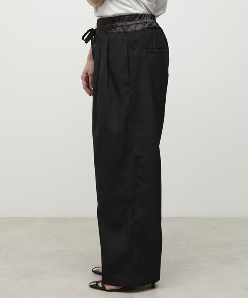 Firsthand(ファーストハンド)の「Firsthand/ファーストハンド 機能性素材 リネンライク バイカラー イージーパンツ / ウォッシャブル / 接触冷感(その他パンツ・レディース・ベージュ/ブラック/ブルーグリーン・MEDIUM/SMALL)」の15枚目の写真