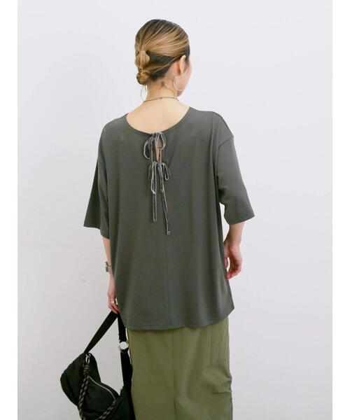 Samansa Mos2 blue(サマンサモスモスブルー)の「◎【接触冷感】バックリボンTシャツ(Tシャツ/カットソー・レディース・チャコールグレー/オフホワイト/サックスブルー・F)」の4枚目の写真