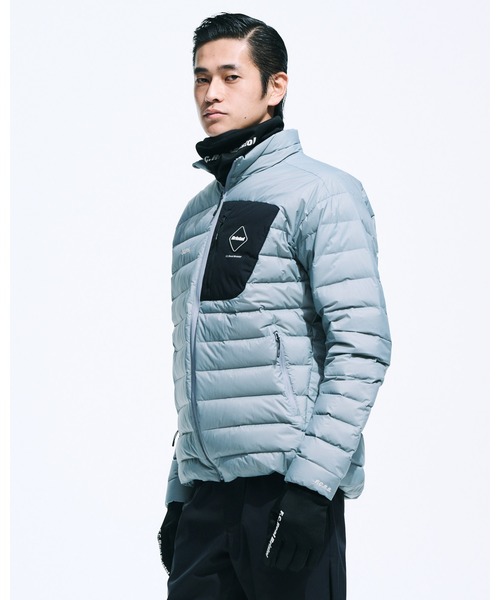 F.C.Real Bristol（エフシーレアルブリストル）の「EXPEDITION DOWN JACKET（ダウンジャケット/コート・メンズ・ベージュ/セージグリーン/ブラック・X-LARGE/LARGE/MEDIUM/SMALL/XX-LARGE）」の6枚目の写真