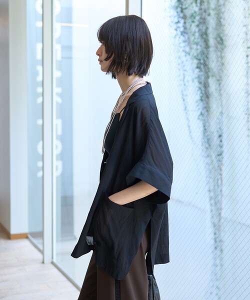 Rouge vif Anna(ルージュヴィフアンナ)の「【人気追加】強撚半袖シアーフォルムハーフスリーブジャケット/ポケット付き(テーラードジャケット・レディース・ブラック/ブラウン/モスグリーン・フリー)」の8枚目の写真