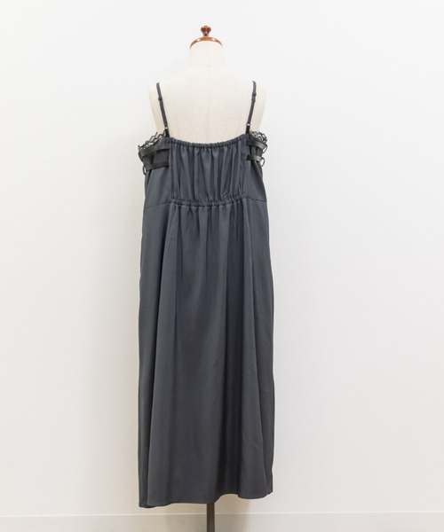 CLETTE(クレット)の「ベルトデザインスリットキャミワンピース(ワンピース・レディース・チャコールグレー/ライトベージュ/ブラック・LL/3L/4L)」の16枚目の写真