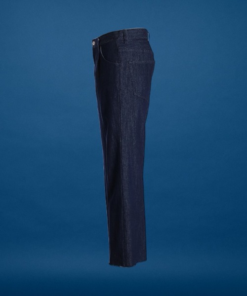 unrelaxing（アンリラクシング）の「ブーツカットセンタープレスデニムパンツ（デニムパンツ・メンズ・インディゴブルー・マルチサイズ）」の2枚目の写真