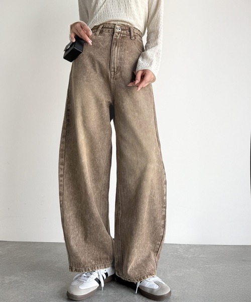 classicalelf（クラシカルエルフ）の「こなれ感抜群の1本。ゆったりシルエットカーブデニムエッグパンツ（デニムパンツ・レディース・ワンウォッシュ/ブルー/ブラウン/ブラック・X-LARGE/SMALL/MEDIUM/LARGE）」の11枚目の写真