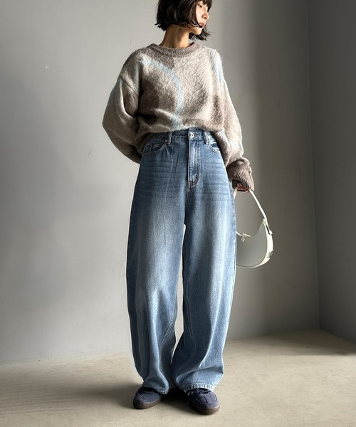 classicalelf（クラシカルエルフ）の「こなれ感抜群の1本。ゆったりシルエットカーブデニムエッグパンツ（デニムパンツ・レディース・ワンウォッシュ/ブルー/ブラウン/ブラック・X-LARGE/SMALL/MEDIUM/LARGE）」の15枚目の写真