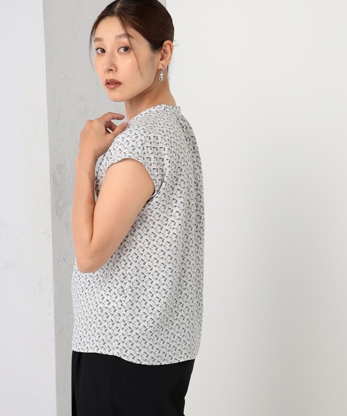 GALLORIA(ギャローリア)の「接触冷感 アシメラッフルブラウス(シャツ/ブラウス・レディース・ネイビー/ホワイト/ライトグレー・S/M/L/LL)」の8枚目の写真