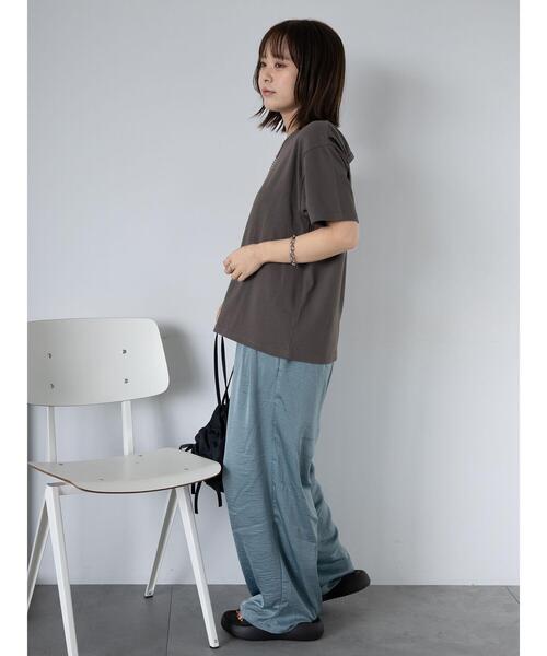 ehka sopo(エヘカソポ)の「サテンイージーパンツ(その他パンツ・レディース・キナリ/モカ/ブルー・F)」の16枚目の写真