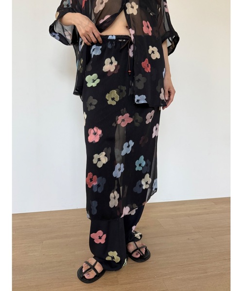 Didot.showroom（ディドット ショールーム）の「【DIDOT.】フラワーパターンシアーレイヤードSK（スカート・レディース・ブラック/アイボリー・FREE）」の13枚目の写真