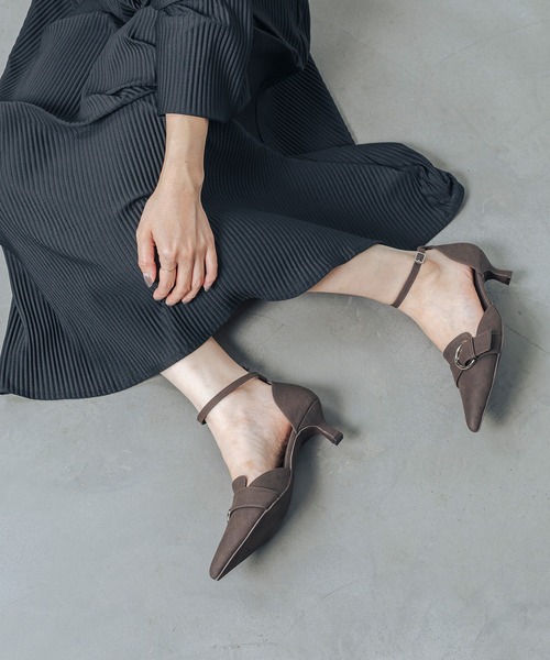 EVOL(イーボル)の「【ふかふか・クッション入り】セパレートベルト4.5cmパンプス IZ5851(パンプス・レディース・シルバー/ブラウン/ブラック・22.5cm/23.5cm/24.5cm/23.0cm/24.0cm/25.0cm/22.0cm)」の2枚目の写真