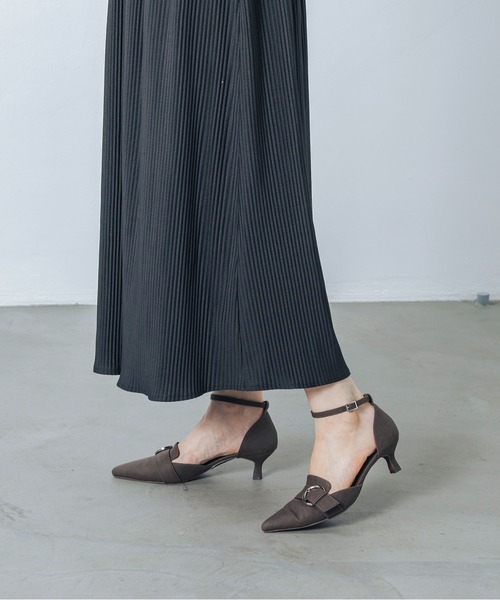 EVOL(イーボル)の「【ふかふか・クッション入り】セパレートベルト4.5cmパンプス IZ5851(パンプス・レディース・シルバー/ブラウン/ブラック・22.5cm/23.5cm/24.5cm/23.0cm/24.0cm/25.0cm/22.0cm)」の10枚目の写真