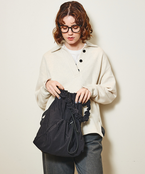 Uhr フリルハンドル ショルダーバッグ ○SOEUR/フリルハンドルショルダーバッグ/2WAY/A4サイズ対応