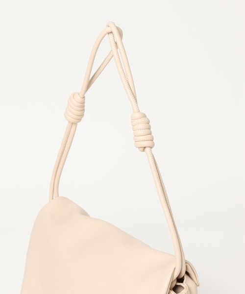 LAKOLE（ラコレ）の「ノット1ハンドル横長ショルダーバッグ / 496898（ショルダーバッグ・レディース・ブラウン/オフホワイト/ブラック・FREE）」の9枚目の写真