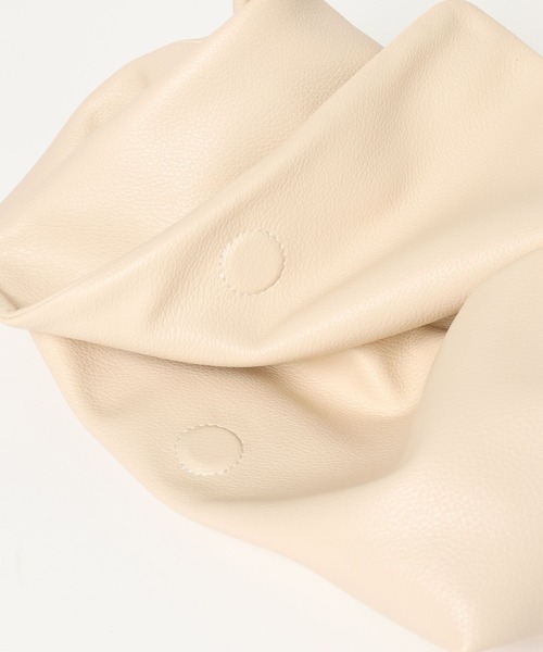 LAKOLE（ラコレ）の「ノット1ハンドル横長ショルダーバッグ / 496898（ショルダーバッグ・レディース・ブラウン/オフホワイト/ブラック・FREE）」の8枚目の写真