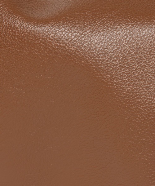 LAKOLE（ラコレ）の「ノット1ハンドル横長ショルダーバッグ / 496898（ショルダーバッグ・レディース・ブラウン/オフホワイト/ブラック・FREE）」の4枚目の写真