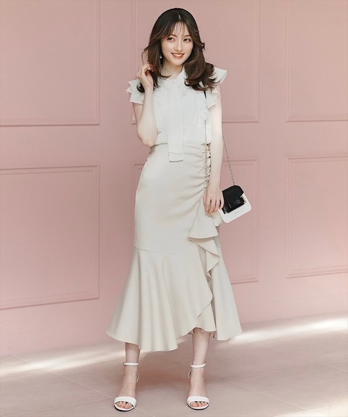 SWINGLE（スウィングル）の「シャーリングフリルマーメイドスカート（スカート・レディース・ネイビー/ベージュ/ミント・SMALL/MEDIUM）」の5枚目の写真