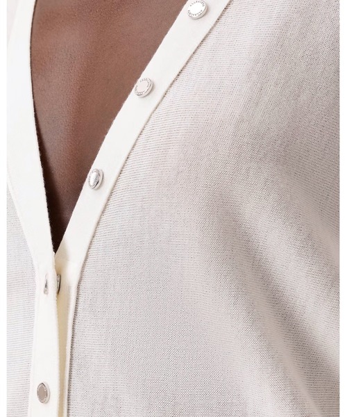 ALLSAINTS（オールセインツ）の「HONOR V-NECK CARDIGAN | HONOR  Vネック カーディガン（カーディガン/ボレロ・レディース・ホワイト・M/XS/S）」の6枚目の写真