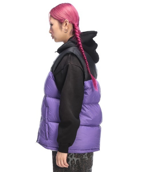 FIRST DOWN(ファーストダウン)の「パッカブル フルジップ ダウンベスト FDUSA LIGHT BUBBLE DOWN VEST F942012(ダウンベスト・メンズ・パープル/ブラック・LL/L/M)」の7枚目の写真