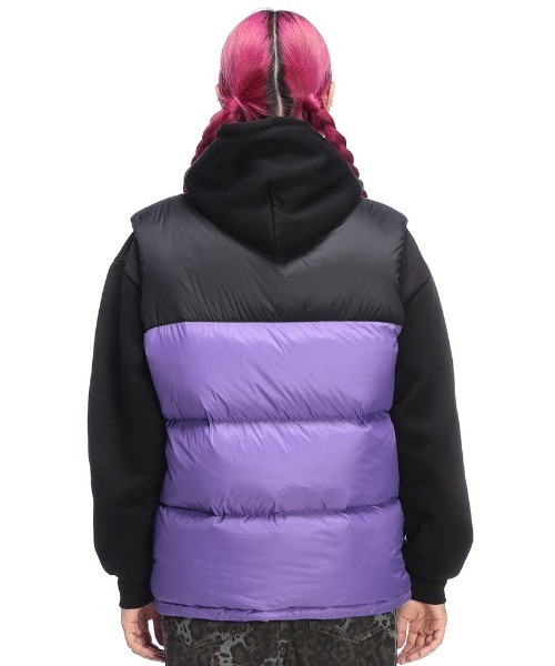 FIRST DOWN(ファーストダウン)の「パッカブル フルジップ ダウンベスト FDUSA LIGHT BUBBLE DOWN VEST F942012(ダウンベスト・メンズ・パープル/ブラック・LL/L/M)」の8枚目の写真