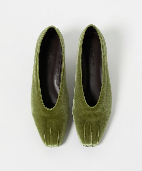 BEAUTY&YOUTH UNITED ARROWS（ビューティーアンドユースユナイテッドアローズ）の「ギャザートゥ ベルベット フラットシューズ（パンプス・レディース・ブラック/ケリーグリーン・36h/37h/37/36）」の9枚目の写真