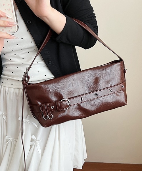 Vipoa(ヴィポア)の「belt shoulder bag(ショルダーバッグ・レディース・ブラック/ホワイト/レッド/ブラウン・FREE)」の12枚目の写真