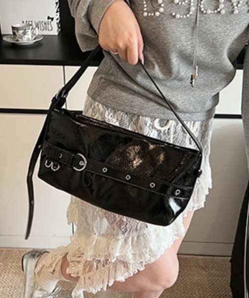 Vipoa(ヴィポア)の「belt shoulder bag(ショルダーバッグ・レディース・ブラック/ホワイト/レッド/ブラウン・FREE)」の7枚目の写真