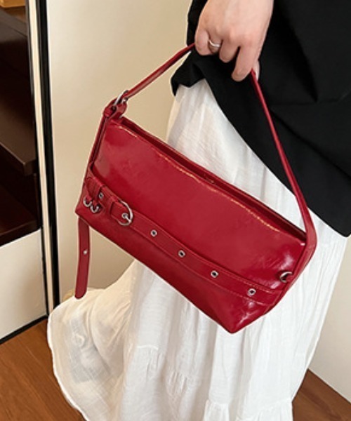 Vipoa(ヴィポア)の「belt shoulder bag(ショルダーバッグ・レディース・ブラック/ホワイト/レッド/ブラウン・FREE)」の11枚目の写真