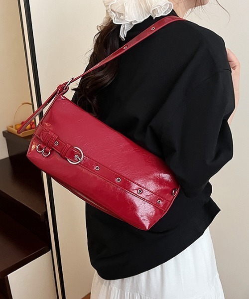 Vipoa(ヴィポア)の「belt shoulder bag(ショルダーバッグ・レディース・ブラック/ホワイト/レッド/ブラウン・FREE)」の10枚目の写真