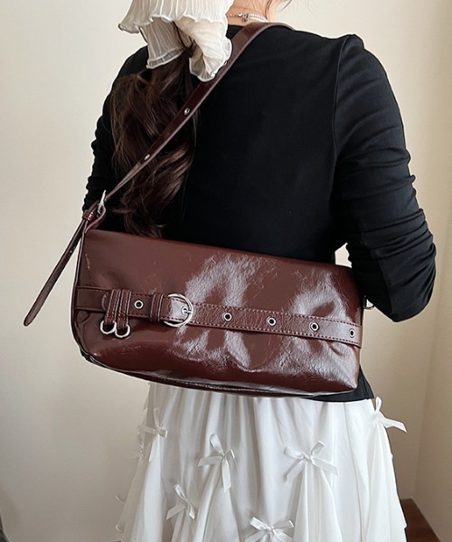Vipoa(ヴィポア)の「belt shoulder bag(ショルダーバッグ・レディース・ブラック/ホワイト/レッド/ブラウン・FREE)」の13枚目の写真
