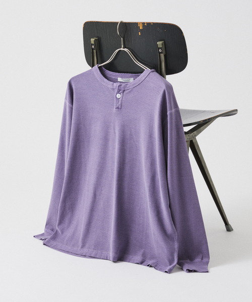 JOURNAL STANDARD(ジャーナルスタンダード)の「OE バック ピグメント ヘンリー ネック ロンT(Tシャツ/カットソー・メンズ・ブラック系その他/サックスブルー/ホワイト/パープル・MEDIUM/LARGE)」の1枚目の写真